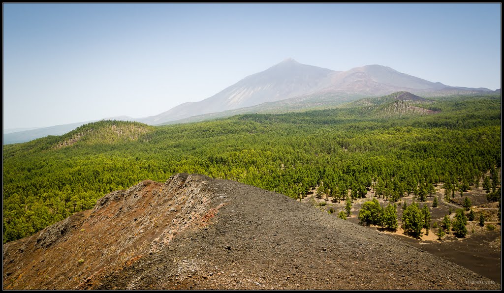 El Tanque, Santa Cruz de Tenerife, Spain by Radek Skuhra