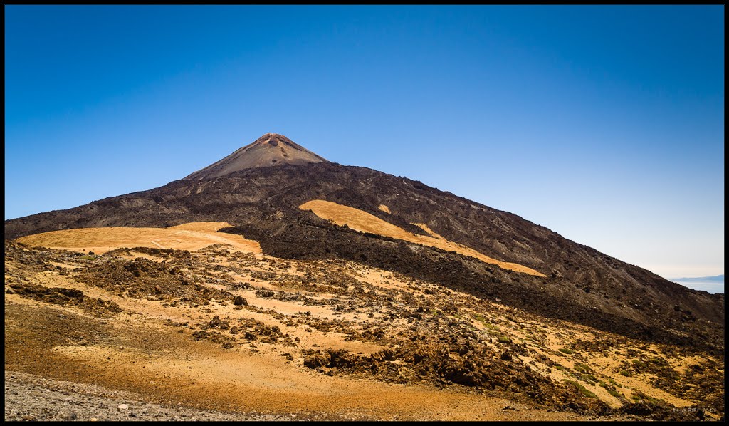 La Orotava, Santa Cruz de Tenerife, Spain by Radek Skuhra