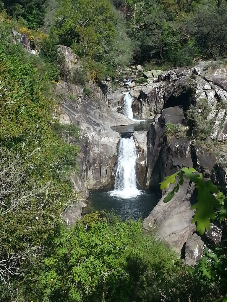 Cascada A Rocha by Pedro Garrido