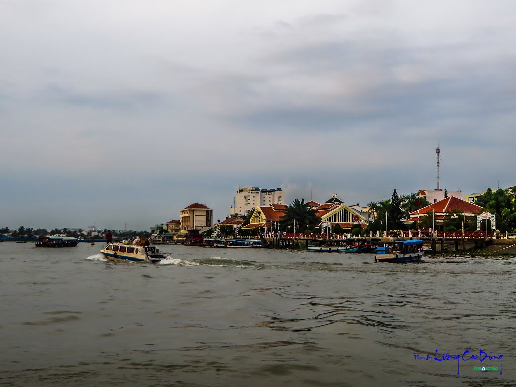 Can Tho, Ninh Kiều, Can Tho, Vietnam by Lương Cao Dũng