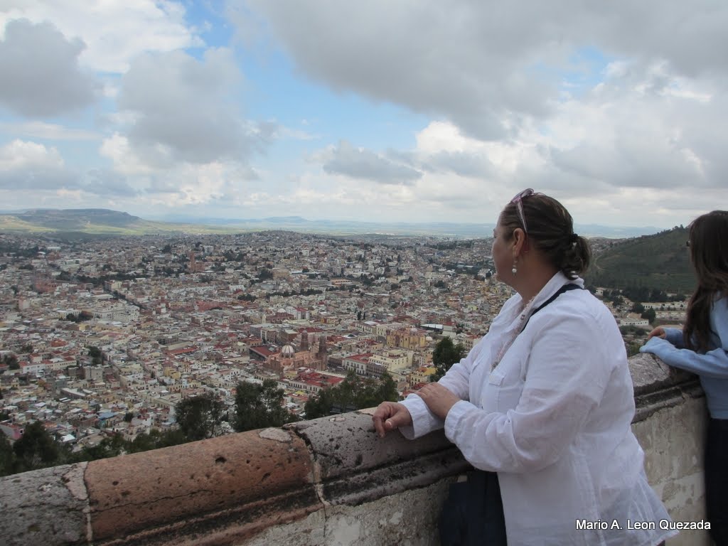 Observando Zacatecas desde el Cerro de la Bufa. 2015 by Mario A. Leon Q.