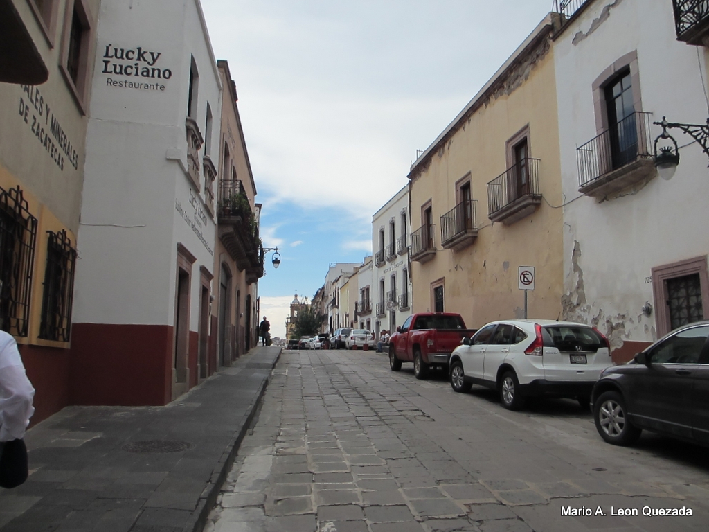 Por Calle Genaro Codina. 2015 by Mario A. Leon Q.