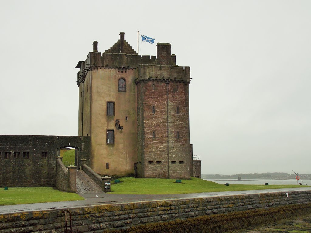 Broughty Castle by Jim Weaver