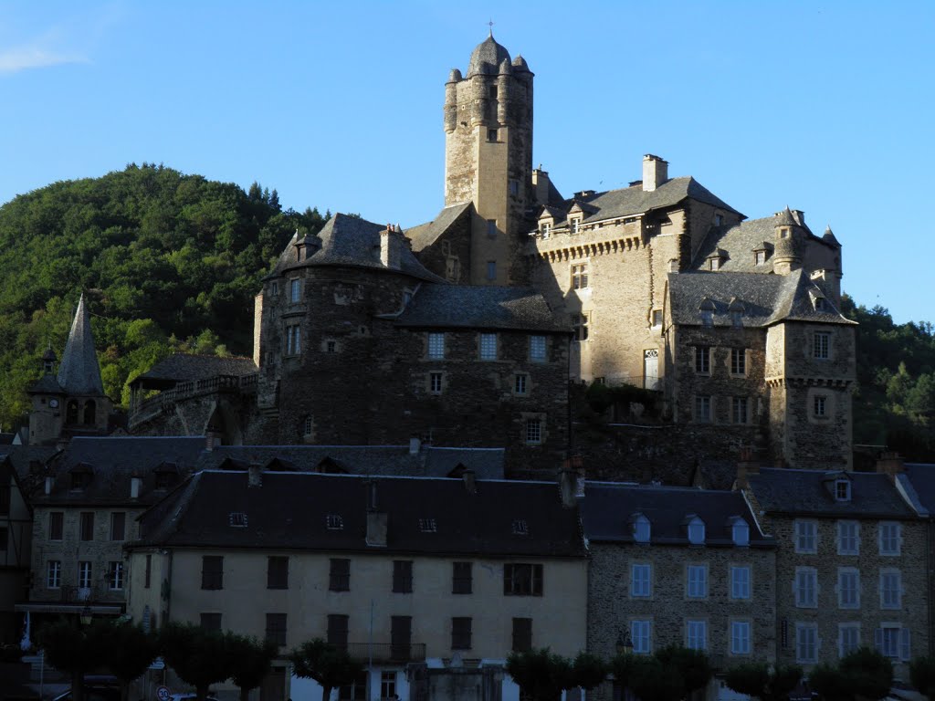 12190 Estaing, France by CHARBELA c