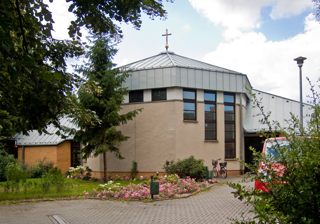 Evangelisches Gemeindezentrum Berlin-Hellersdorf by Hobby Fotograf