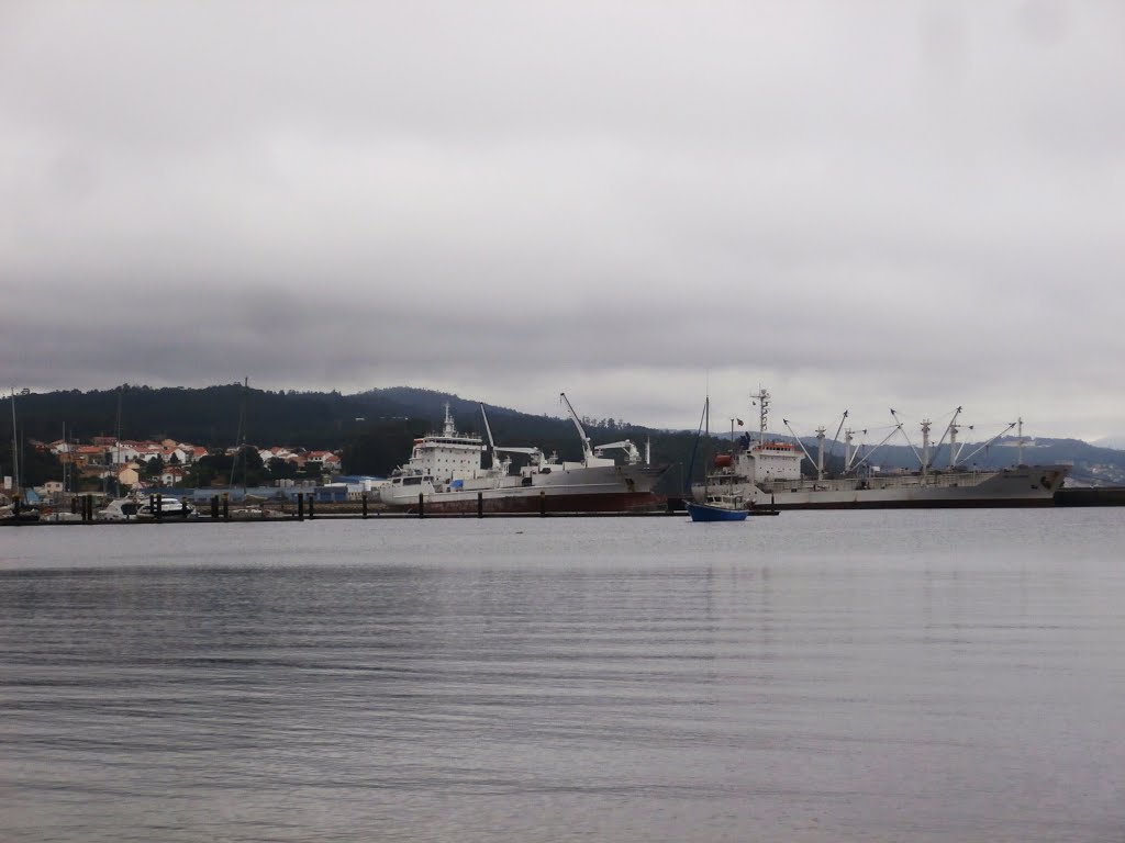 A Pobra do Caramiñal, A Coruña. Un paseo por la Playa de O Areal. by arturo martinez