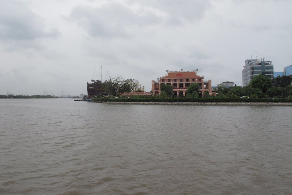 Nguyễn Thái Bình, Quận 1, Hồ Chí Minh, Vietnam by Steven H. Chen