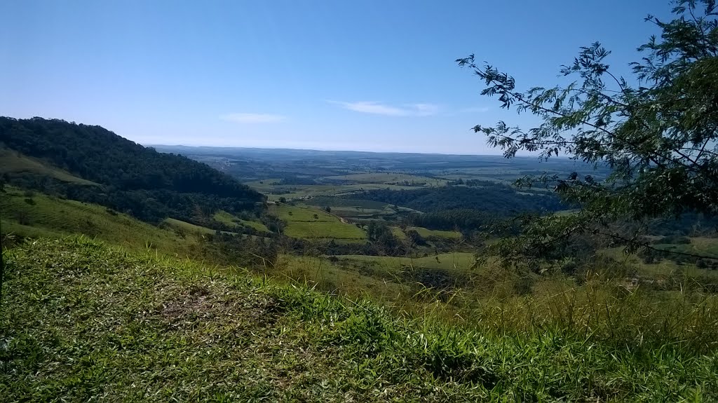 Chacara de Recreio Jardim Alvorada, Botucatu - SP, Brazil by cleber graciano