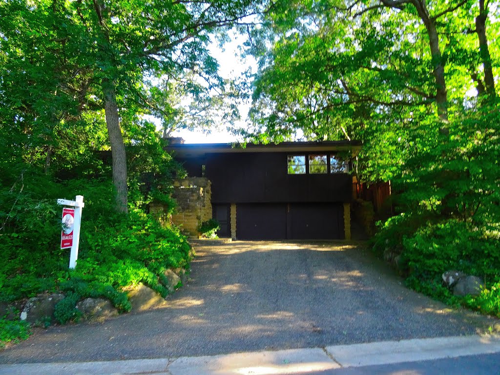 Prof. Robert & Jean Sachs House by Corey Coyle