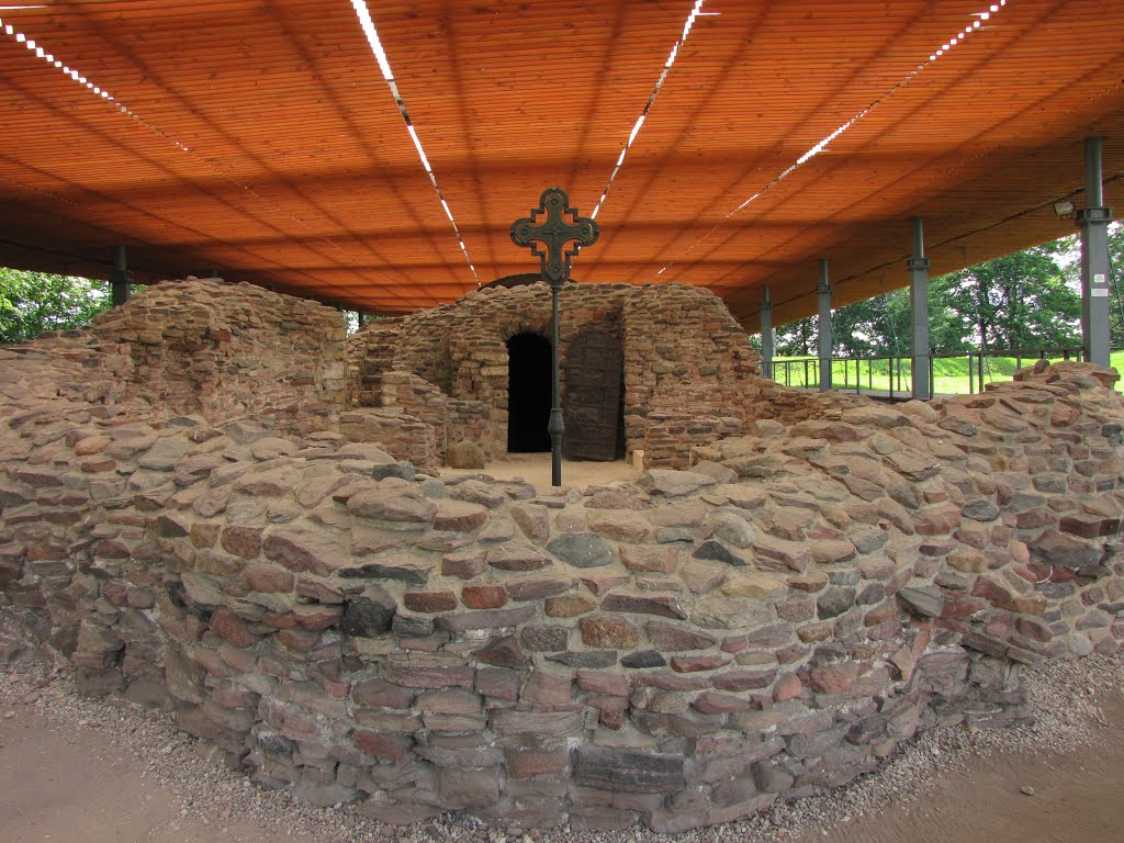 Dziekanowice - Ostrów Lednicki. Muzeum Pierwszych Piastów na Lednicy. by krzysztofk