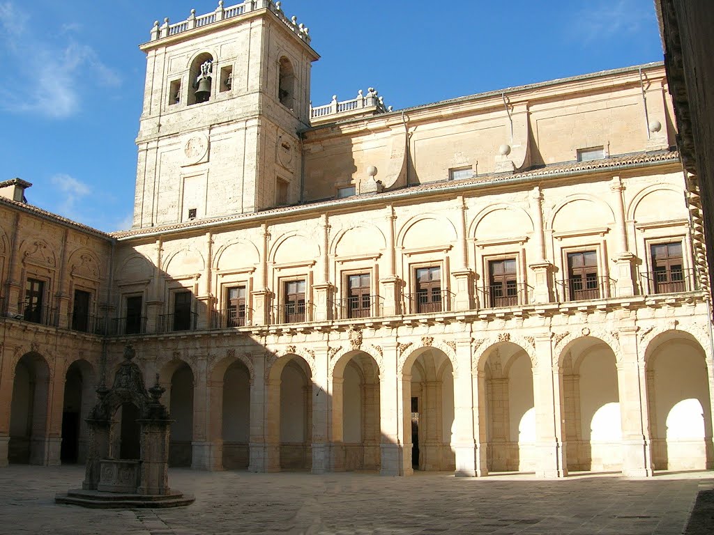 Claustro del Monasterio de Uclés. Cuenca by Diego González Ponce