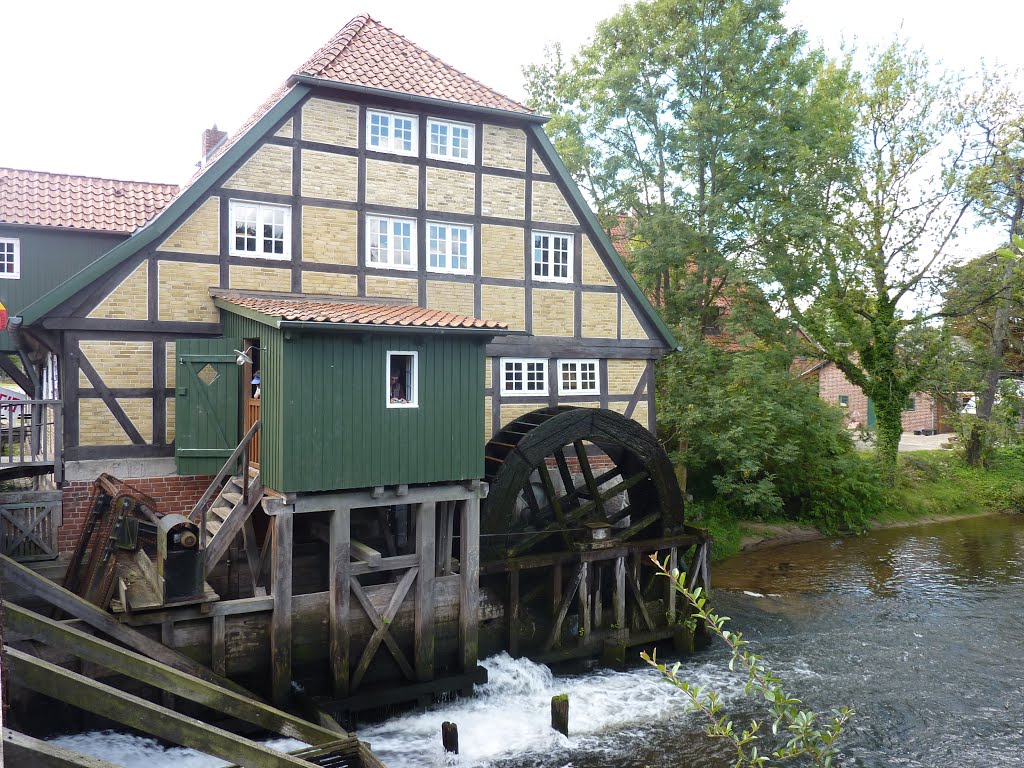 Wassermühle 21647 Moisburg, Deutschland by Klaus Heyna