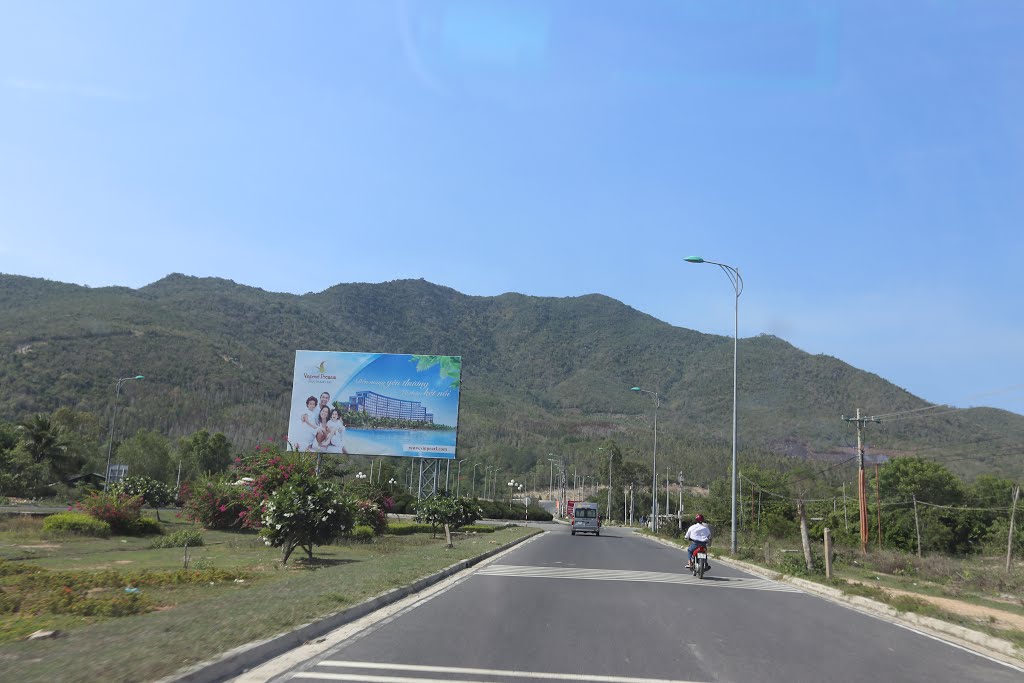 Cam Hải Đông, Cam Lâm, Khánh Hòa, Vietnam by Dần Lê