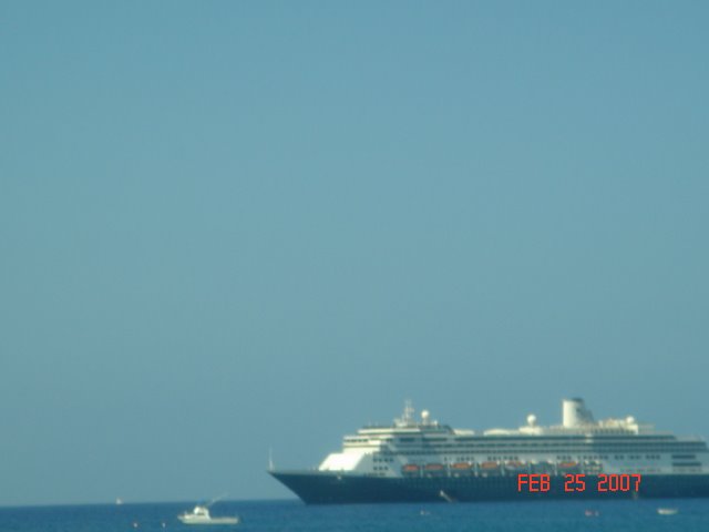 Cruise Liner at Kona Port by mutisoj