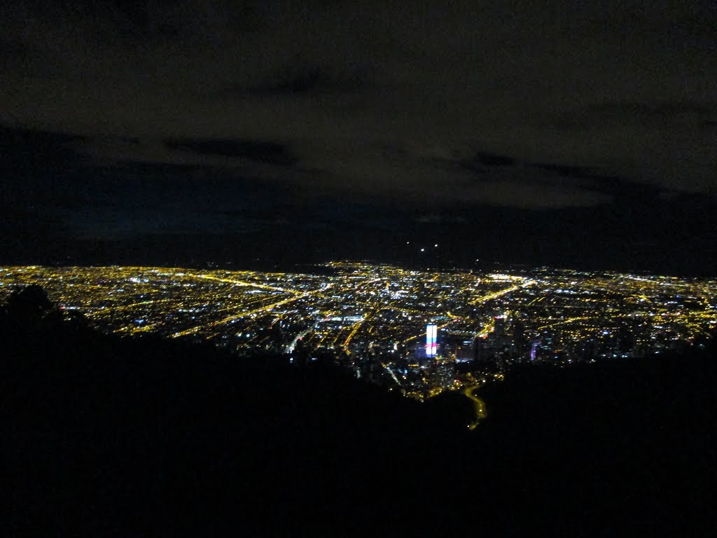 Vista Bogota desde Via Choachi by leider velasquez