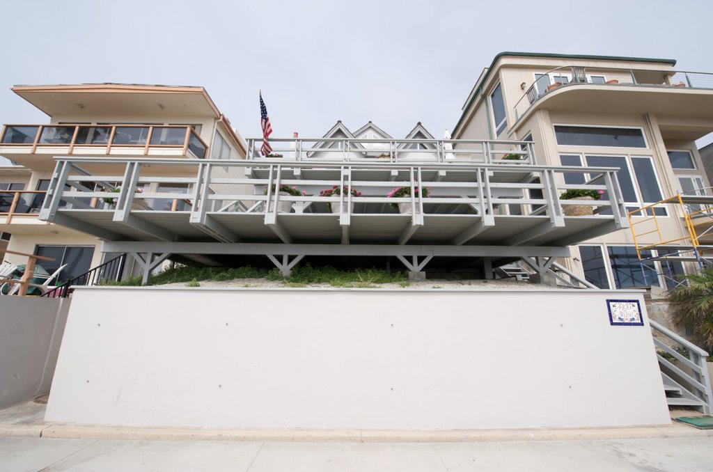 Manhattan Beach, CA, USA by Bruce D. Sidlinger