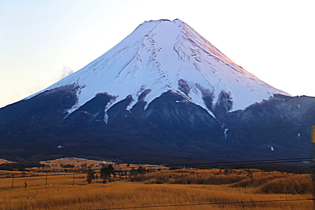 Kamiyoshida, Fujiyoshida, Yamanashi Prefecture 403-0005, Japan by Dần Lê