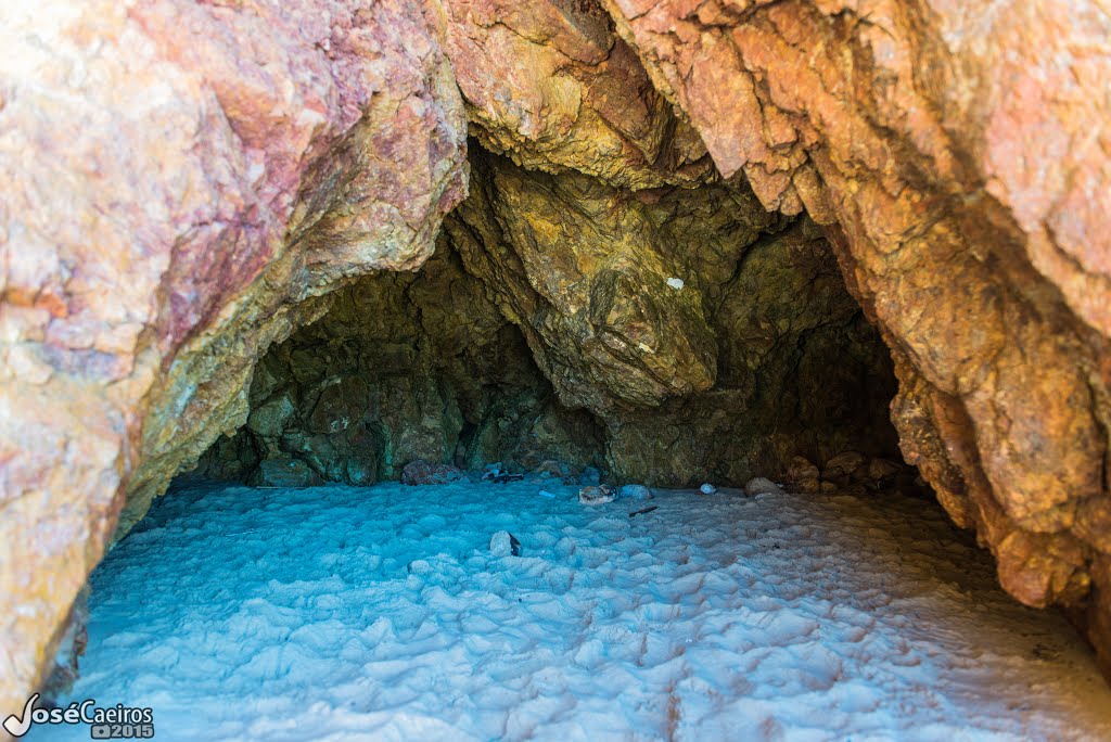 PRAIA DAS FURNAS by Jose Caeiros