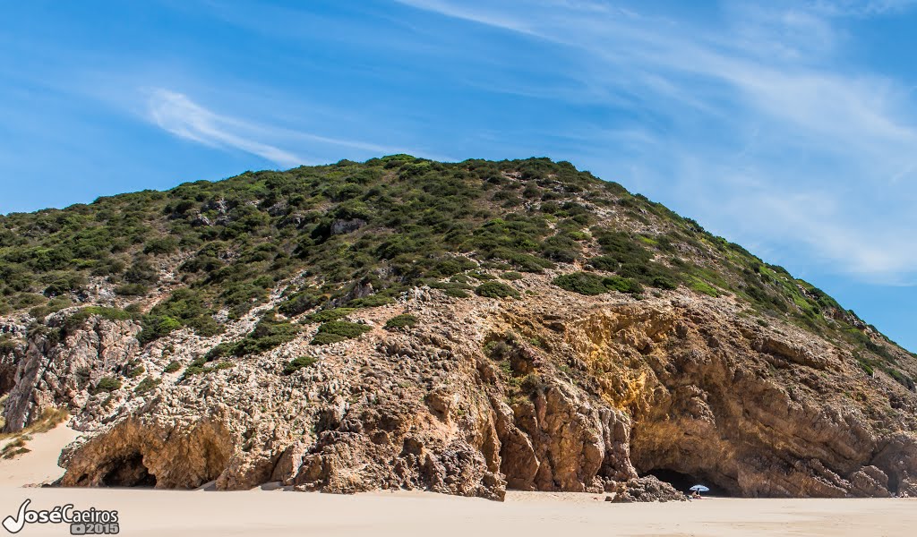 PRAIA DAS FURNAS by Jose Caeiros