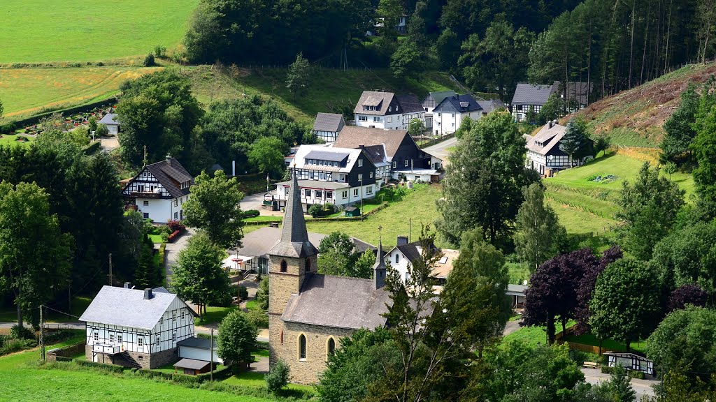 Obersorpe vom Heidberg gesehen. by Hans Wolters