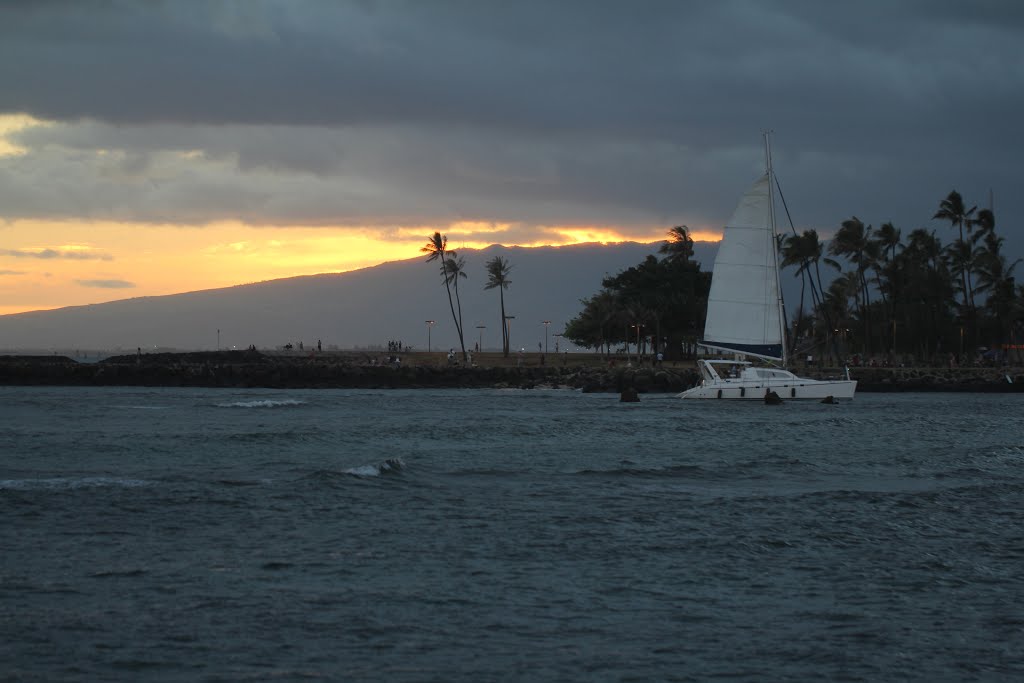 Honolulu-sunset-2015d.jpg by James Popple