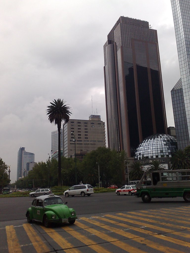 Taxi en Reforma by juraymondmx1