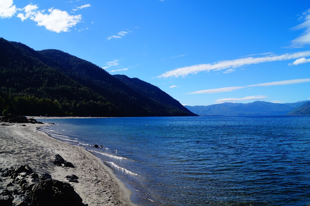 Lago Caburga by Felipe Lopez Frias