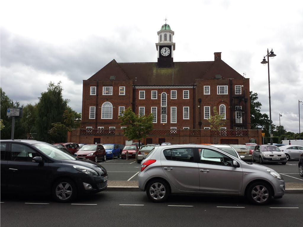 Letchworth Garden City Town Hall by hypn0fiddl3r