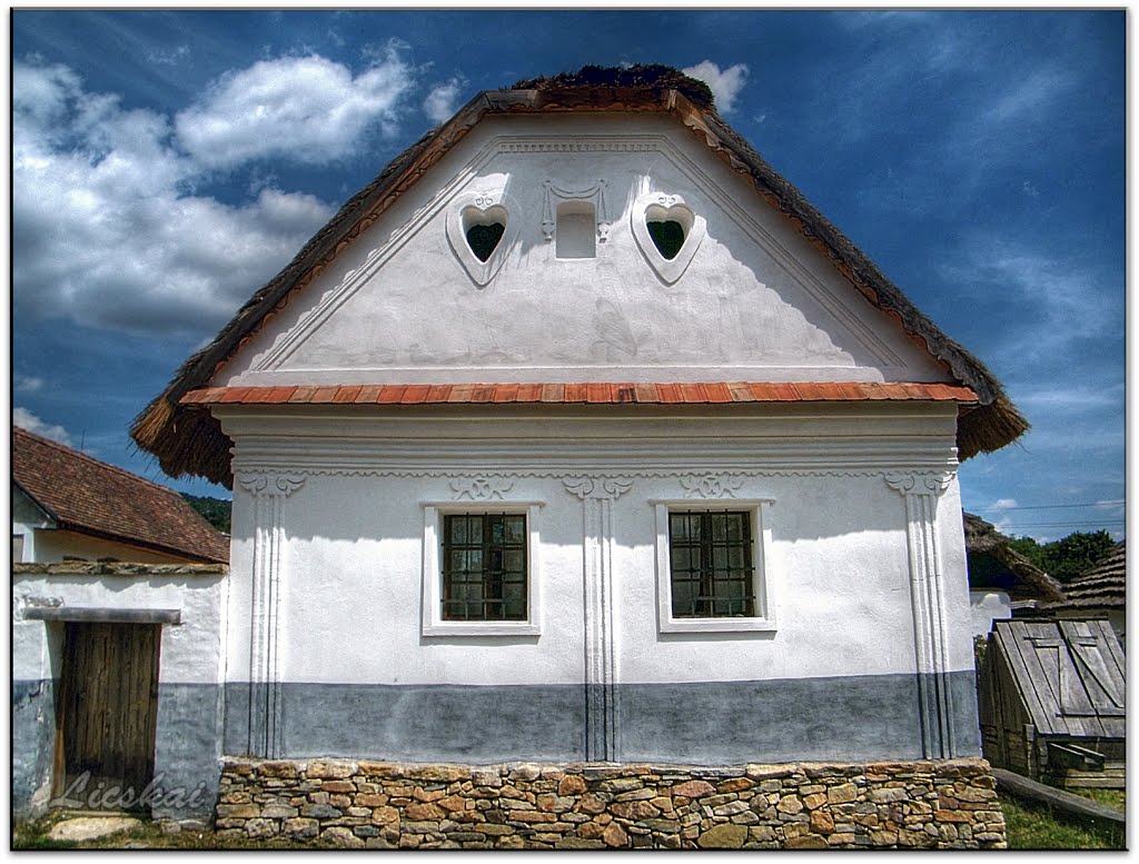 Szentendre Skanzen \ díszes parasztház. by Licskai László