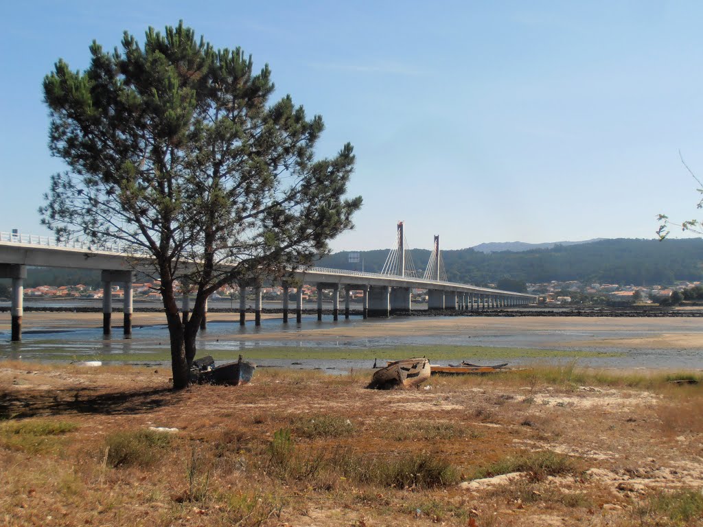 Ponte Ría de Noia by Eladio Cortizo