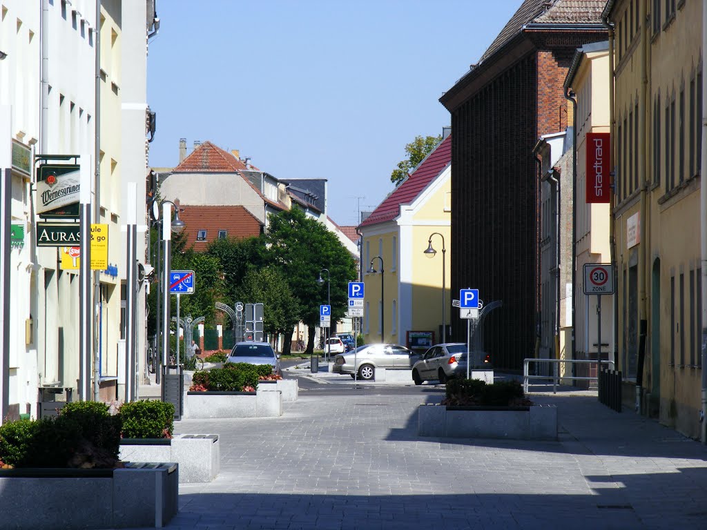 Finsterwalde Niederlausitz, Kreuzung August-Bebel Straße und Karl-Marx Straße nach der Umgestaltung by velthurvik