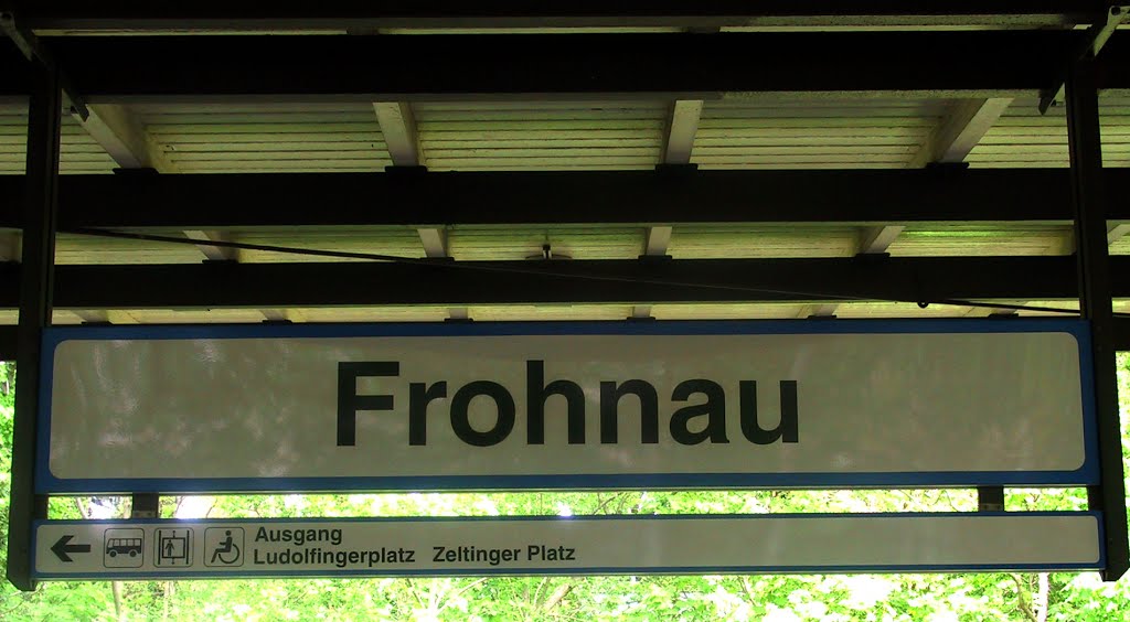 Bahnhof Frohnau (2005) by topographica