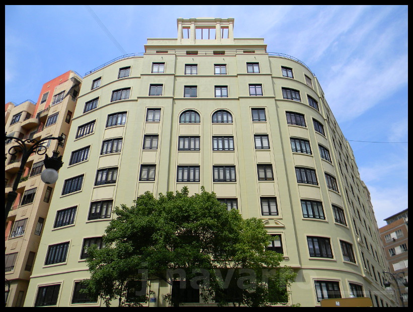 Edificio para viviendas, locales y oficinas. Ca. 1945. by jnav80