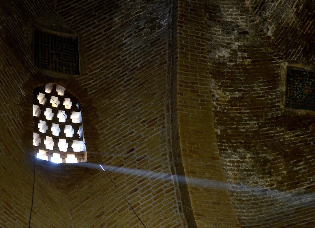 Ray of light in Tehran Bazaar by Mimmo Feminò