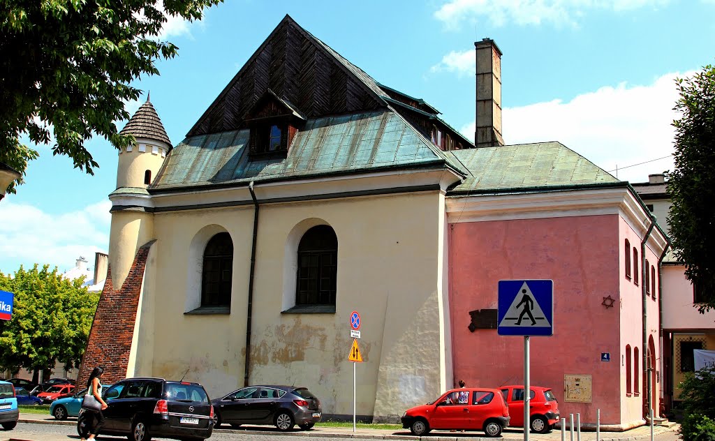 Rzeszów . Synagoga Staromiejska . Najstarsza na Podkarpaciu . Zbudowana w 1610 r. by Grzegorz Dzięciołows…