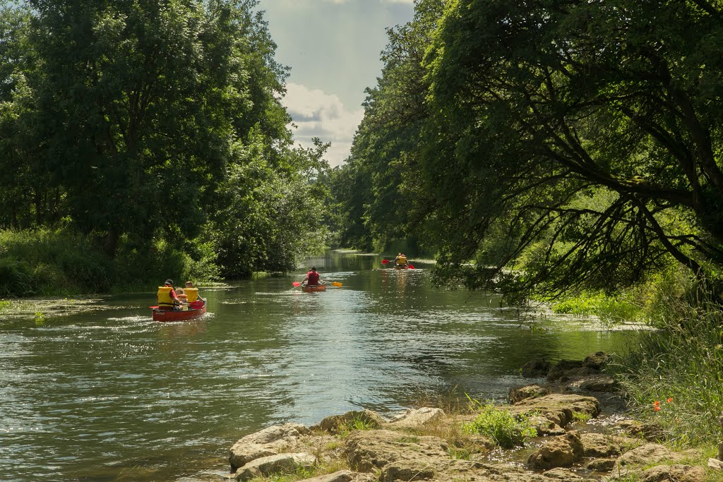 Flußabwärts paddeln macht Spaß :-)) by Horst Reisinger