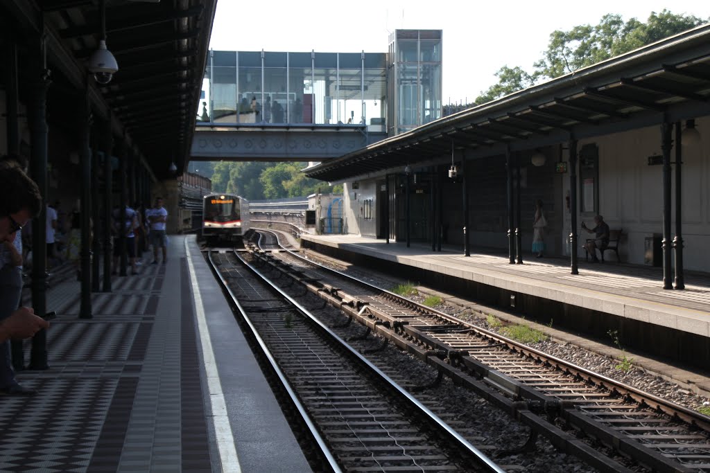 Wien, Österreich, in der U-Bahn-Station an Schloss Schönbrunn, Mitte Juli 2015 by kdh865