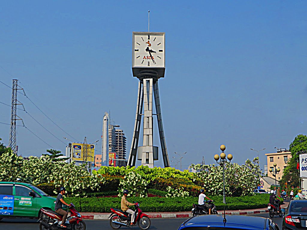 Đa Kao, Quận 1, Hồ Chí Minh, Vietnam by Dần Lê