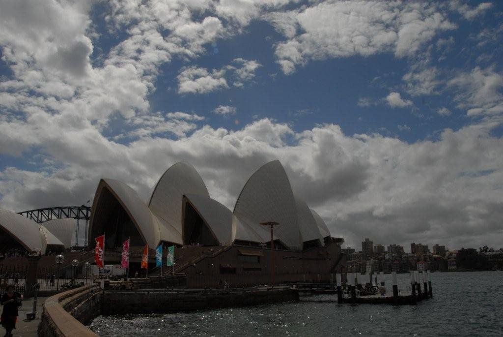 Sydney Opera House by JohnMuzi