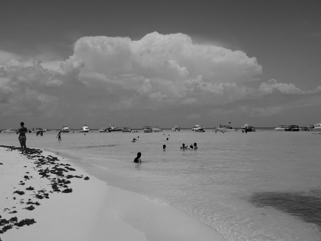 Isla Mujeres, México. By Antonio Cristerna. by Antonio Cristerna