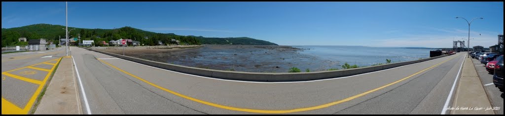 QUEBEC - SAINT JOSEPH DE LA RIVE (avant embarquement pour l'Ile aux coudres) by Hervé LE GUEN