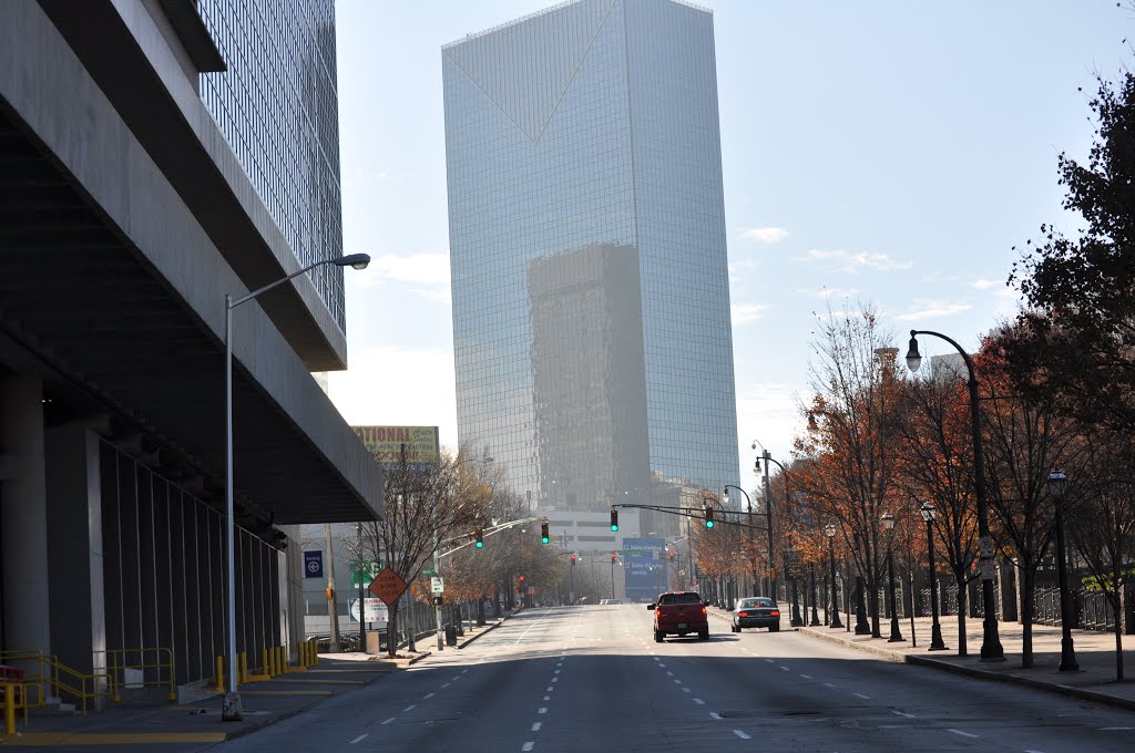 Centennial Tower, Atlanta. by rafael estrada