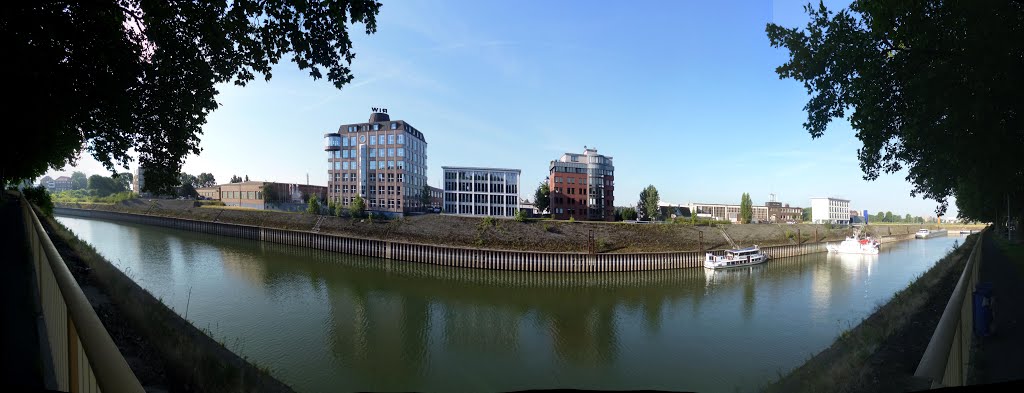 Germany\Duisburg\Panorama of Office Buildings in Ruhrort Harbour by Jerko Usmiani