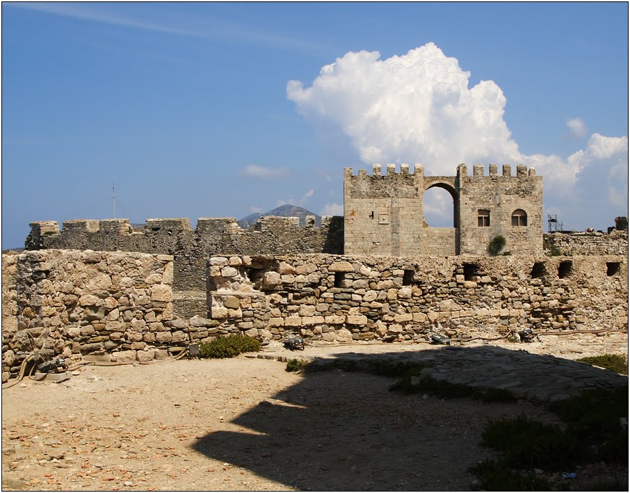 Methoni Venetian Fortress by Olivier Mondet