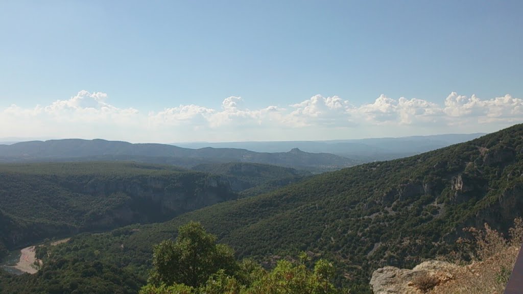 07150 Vallon-Pont-d'Arc, France by ARAWAK