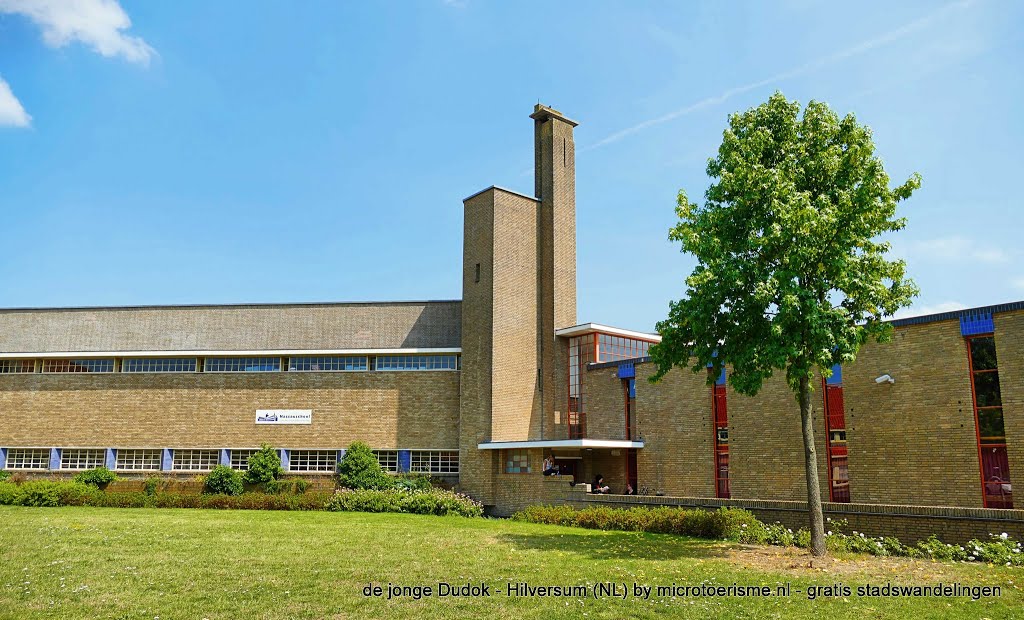 Dudok in Hilversum - Amsterdamse school architectuur| www. microtoerisme.nl voor gratis stadswandelingen by InZicht