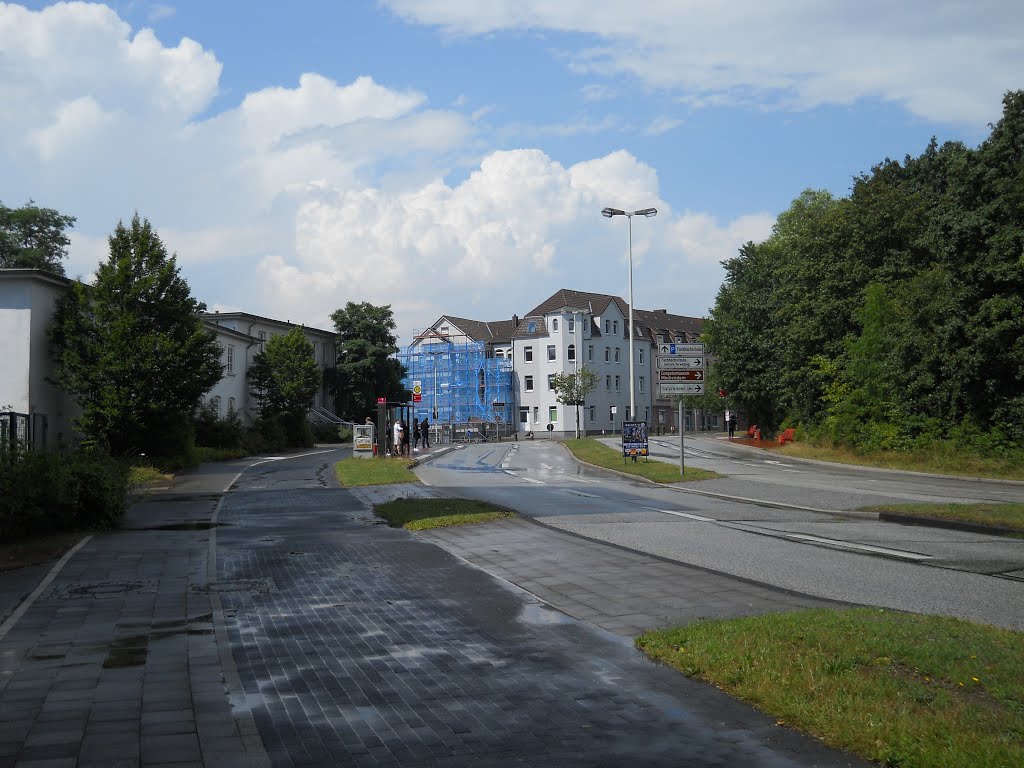 Heikendorfer Weg, Dietrichsdorf, Kiel, Deutschland by jocane