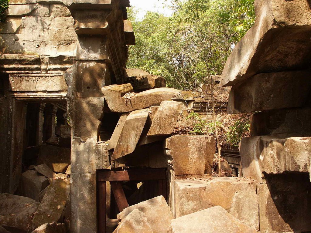 042-Prasat Beng Mealea (01.09.2006 + 04.03.2007) by Khmer Search