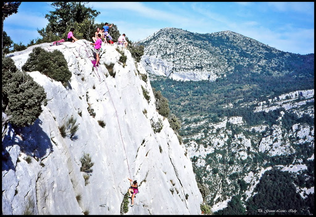 FRANCE - Gorges du Verdon. Loc: La Palud sur Verdon. Free-climbing paradise, level : 6a+/8b by antenoremalatesta