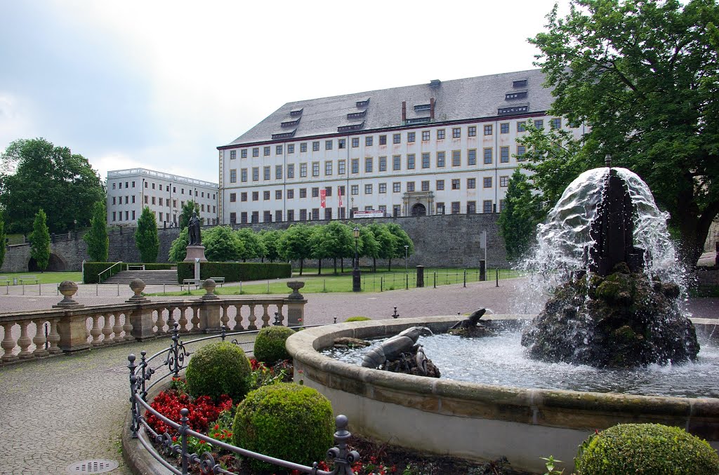 Oberer Springbrunnen der Wasserkunst vor dem Schloss - Gotha, n.S-O (i) by Jens H.